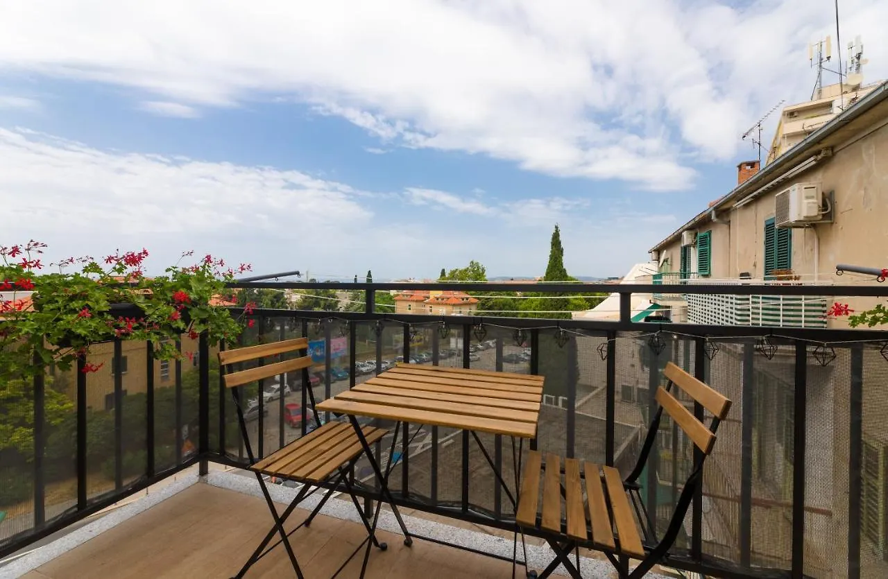 Spacious Apartment In The Center-Aspalathos Split