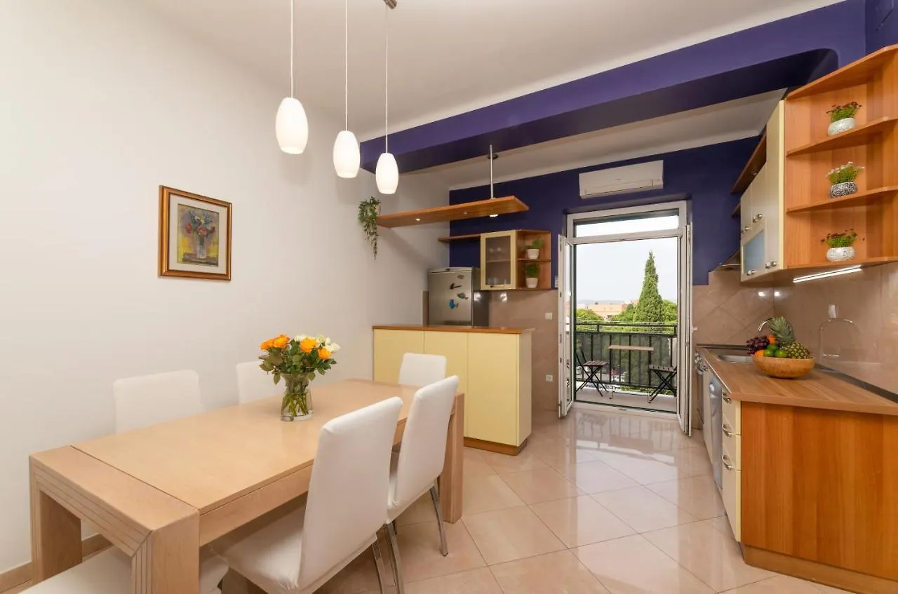 Spacious Apartment In The Center-Aspalathos Split 0*,