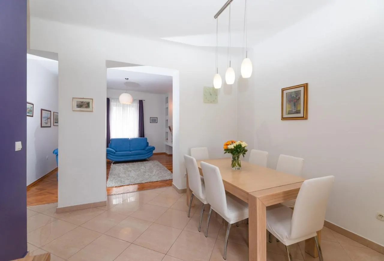 Spacious Apartment In The Center-Aspalathos Split Croatia